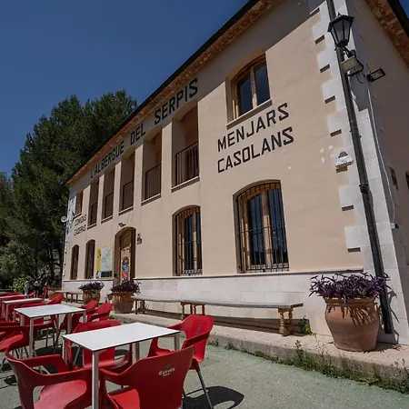 Albergue Del Serpis 호스텔